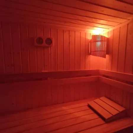 Slusarnia-Domek Z Sauna Nad Jeziorem, Kaszuby Zuromino Exterior photo