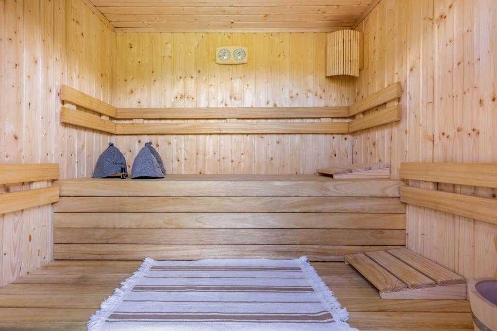 Slusarnia-domek Z Sauna Nad Jeziorem, Kaszuby Zuromino