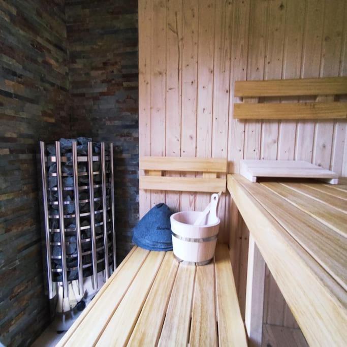 Slusarnia-domek Z Sauna Nad Jeziorem, Kaszuby Holiday home Zuromino